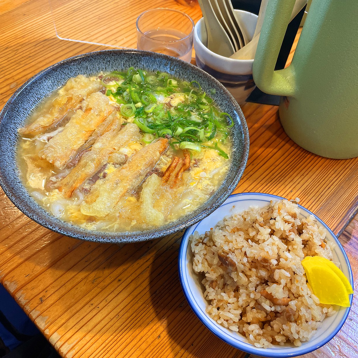 葉 隠 うどん 博多
