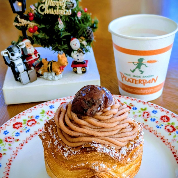 モンブラン
デニッシュ生地がサクサクで、モンブランクリームがたっぷりのっていて美味しかった😋