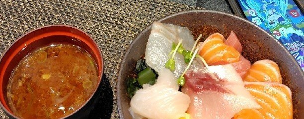 ひびの食堂