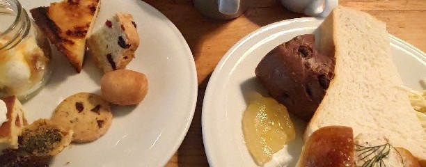 モア ザン タパス ラウンジ