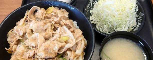 伝説のすた丼屋 米沢春日店