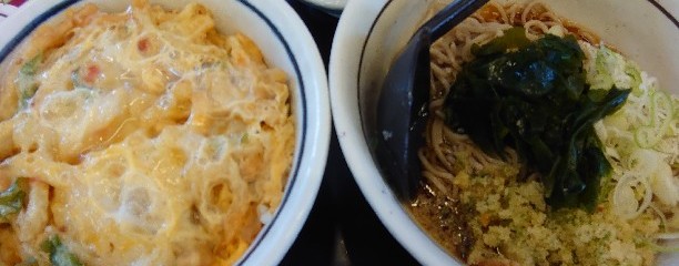 山田うどん 亀井野店