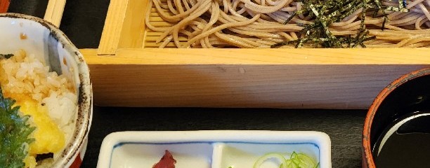 やじろべえ 半田店
