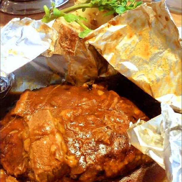 サラリーマンの胃をがっつりつかむ 品川の人気ハンバーグ ステーキの店