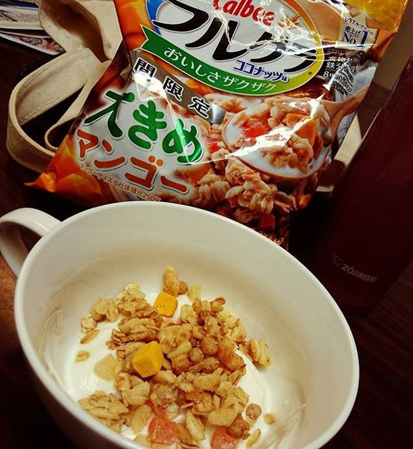 今 フルグラ が熱い 健康的で美味しくオシャレなフルグラにみんな夢中