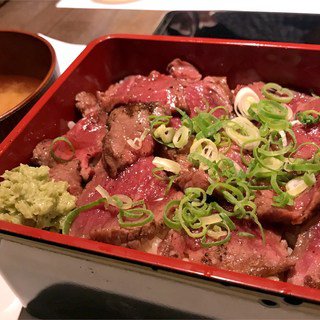 大阪なにわのステーキ重は ボリューム満点でめっちゃウマい 美味しいおすすめ人気店ランキング